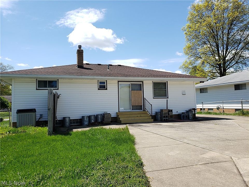 1st image of 18206 Broxton Dr