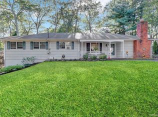 10 Pardam Knoll Rd, Miller Place, NY 11764