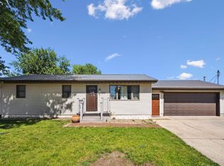 304 12th Ave NW, Independence, IA 50644