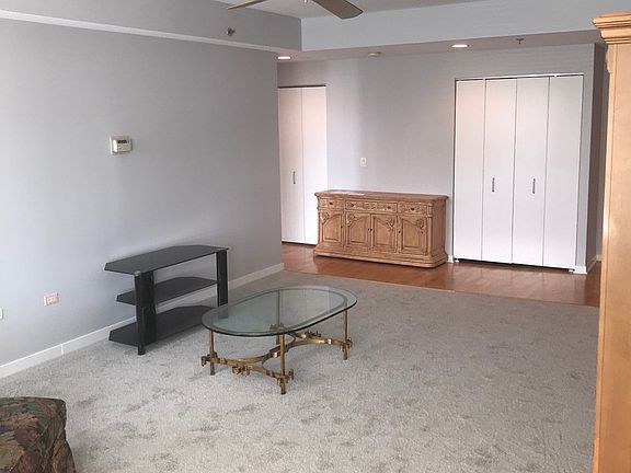 4th image of 77 S Evergreen Ave Unit 704