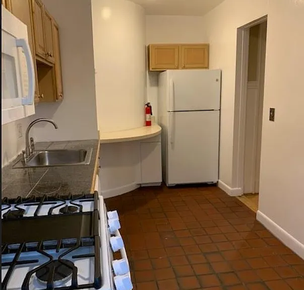 448 Park Dr #19X — Photo 7
