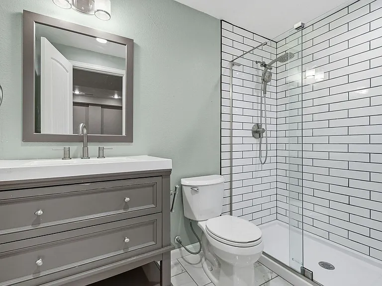 614 W 170th Pl — Photo 22