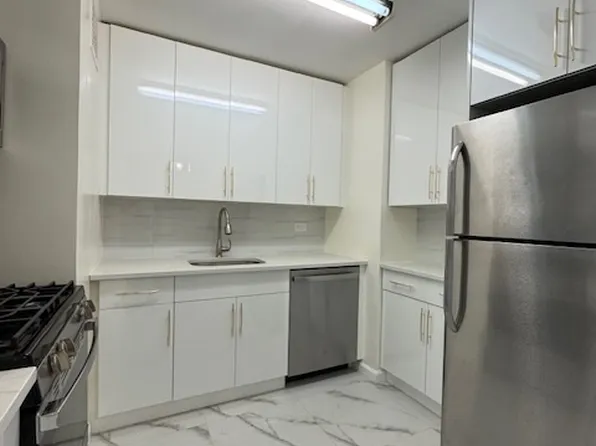 35 Seacoast Terrace image 2 of 11