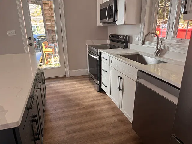 2 bed, 900 sqft, $3,500 — Photo 3