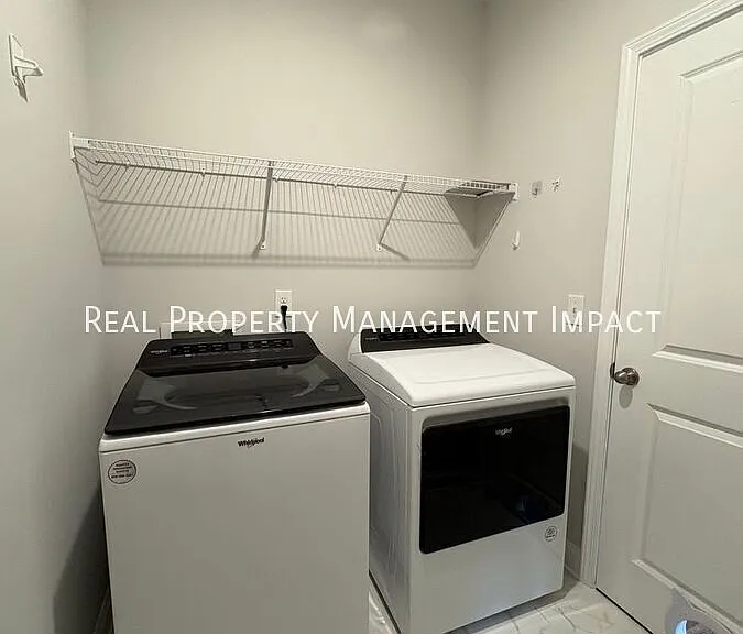 25 Parkway Dr — Photo 47