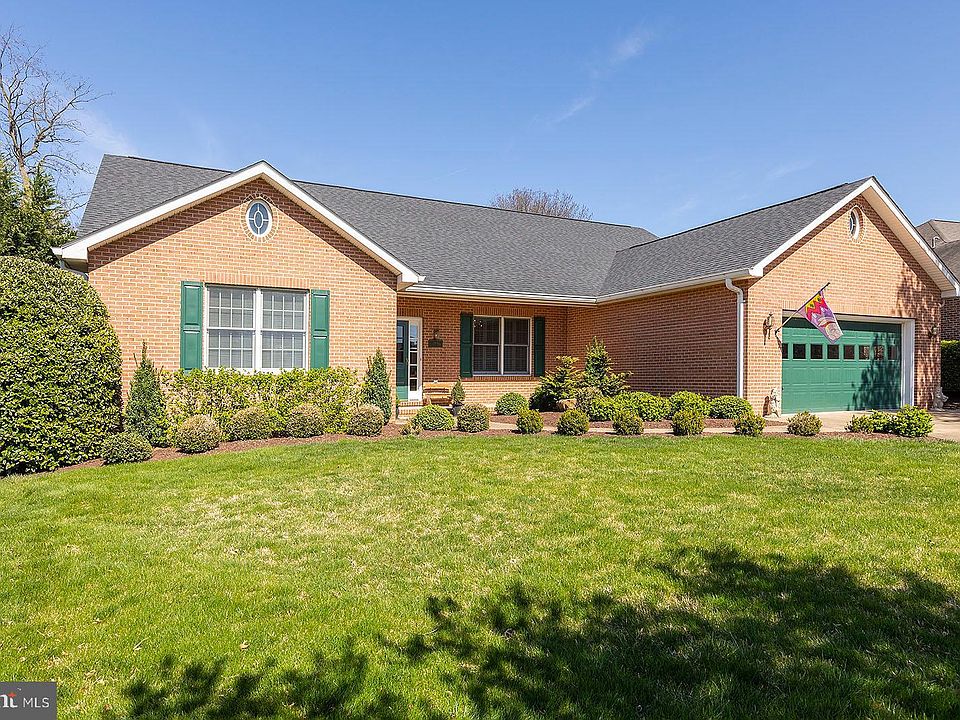 1st image of 804 Buckner Dr