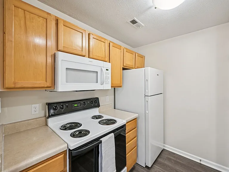 Bayberry Place Apartments — Photo 29
