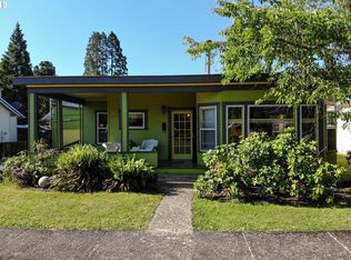 317 E Washington Ave, Cottage Grove, OR 97424