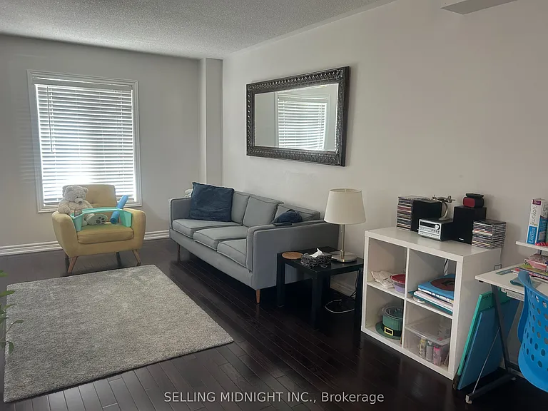 2413 Ravinebrook Cres — Photo 3