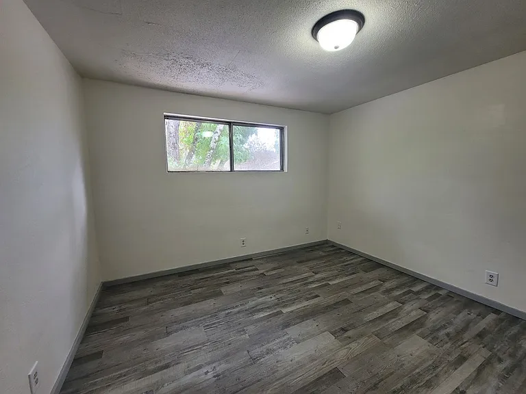 2785 Oak St — Photo 26