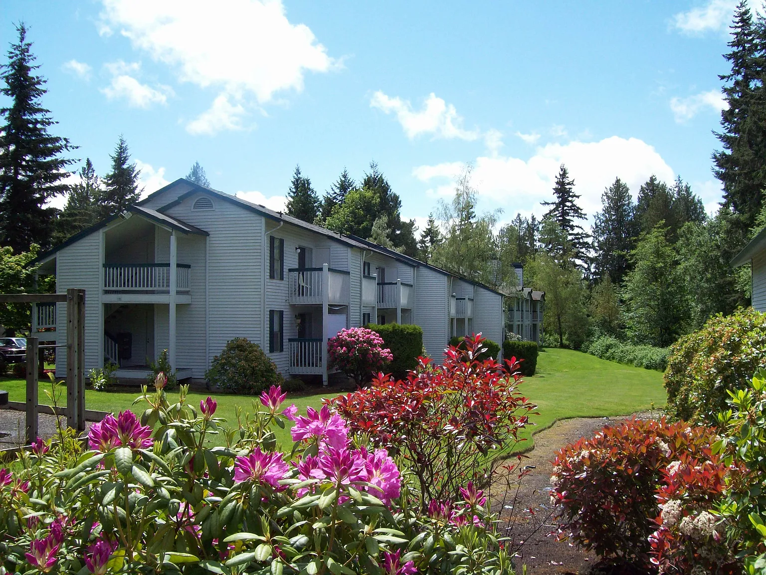 3 bed, 1193 sqft, $2,199 — Photo 4