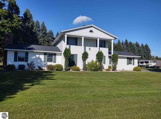 7510 Meadow Ln, Bellaire, MI 49615