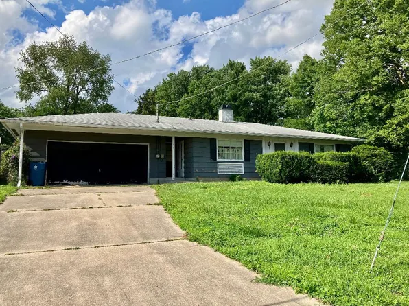 1327 Long St, Dixon, IL 61021