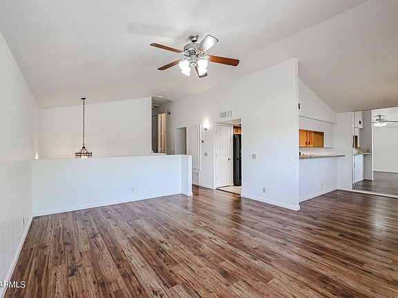 5th image of 5961 W Oakland St