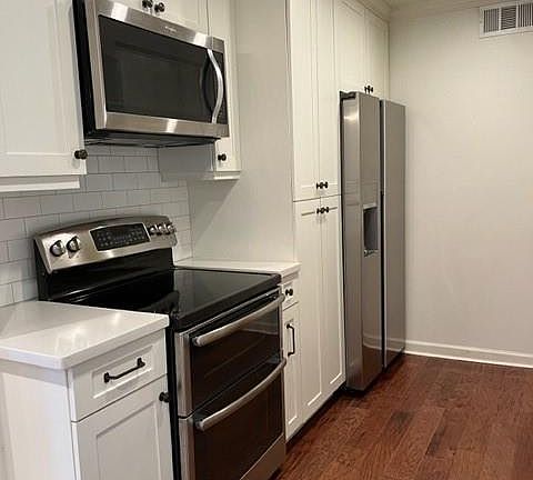 4th image of 7575 Katy Fwy APT 111