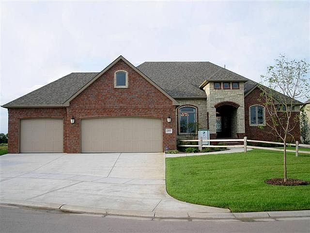 1st image of 690 NW 48th Ave