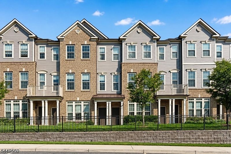 1st image of 78 Leahy Dr