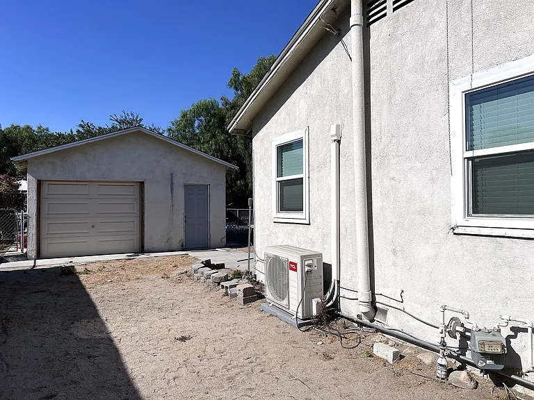 2158 W 1st Ave — Photo 11