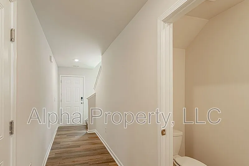 3 bed, 2.5 bath, 1416 sqft, $1,745 — Photo 4