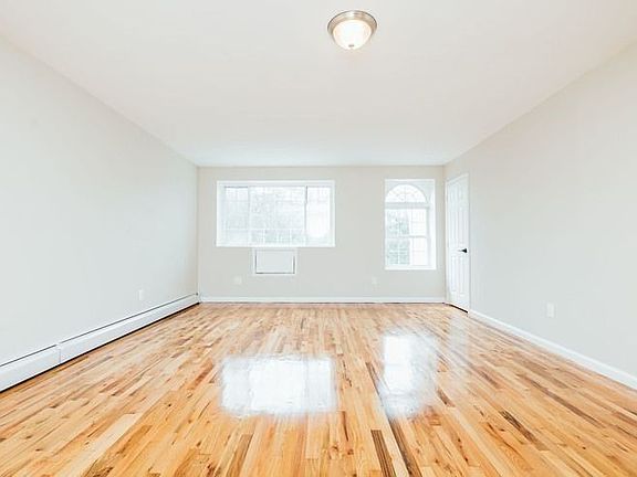 2nd image of 1013 E 156th St #3