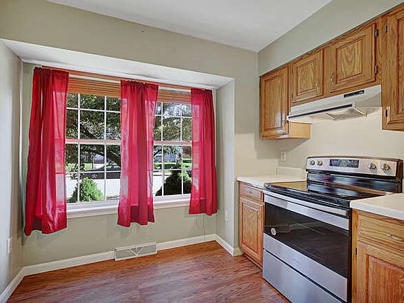 5th image of 512 Crossbridge Dr