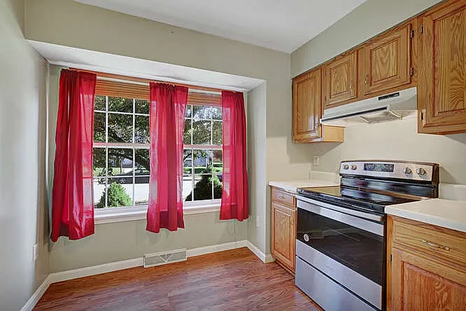 512 Crossbridge Dr — Photo 5