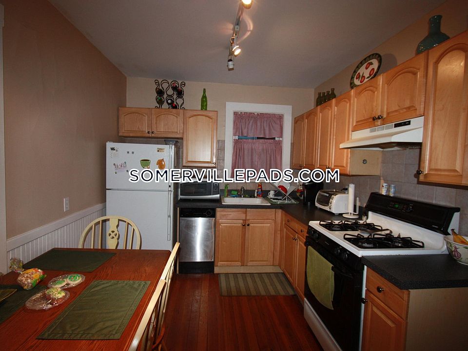 2nd image of 243 Summer St #B2a1
