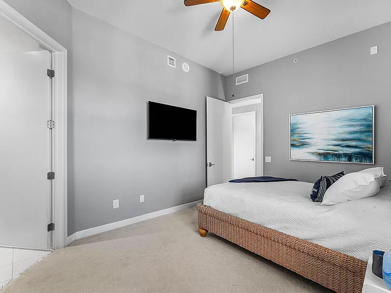 2640 Lake Shore Dr #2215 — Photo 22