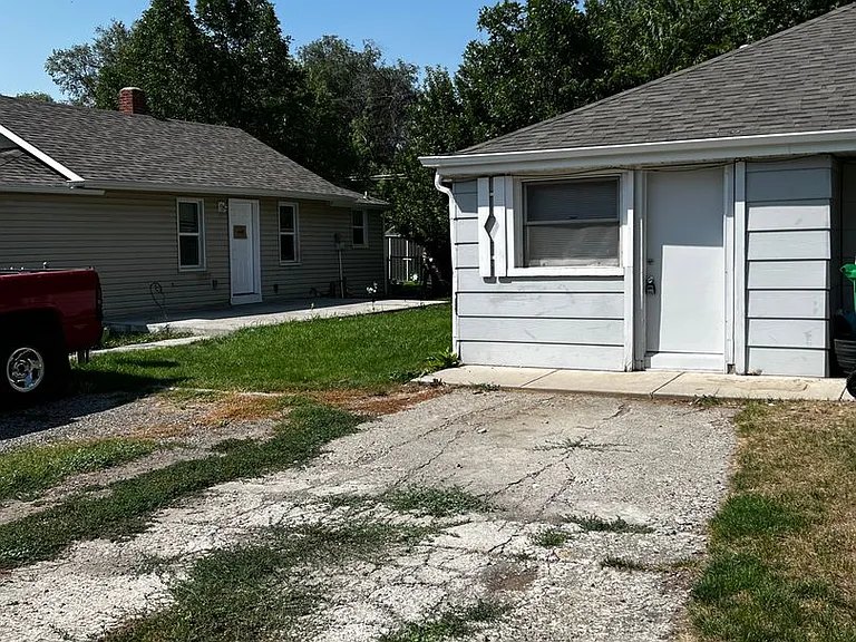 1105 Cook Ave — Photo 1
