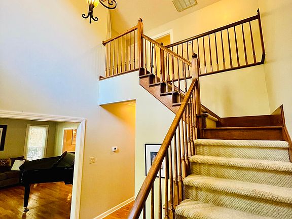 3rd image of 3203 Old Oak Walk