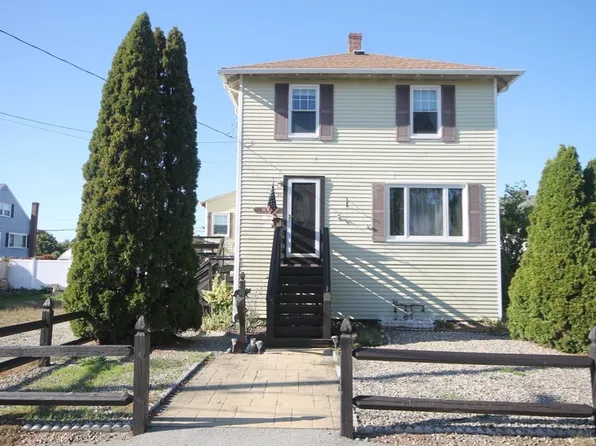 105 Warfield Ave, Hull, MA 02045