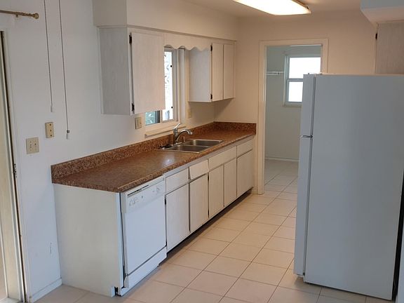5th image of 1604 Council Dr