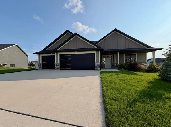 2108 Whitlee Ln SW, Rochester, MN 55902