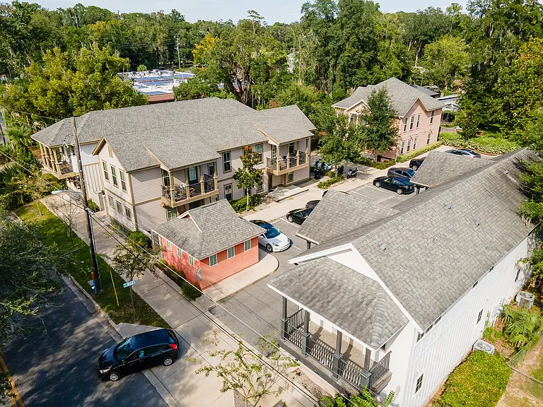 711 NW 10th St #20 — Photo 9