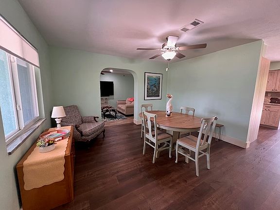 4th image of 224 Coral Dr
