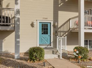 3260 Parkwild Dr APT 3D, Bettendorf, IA 52722