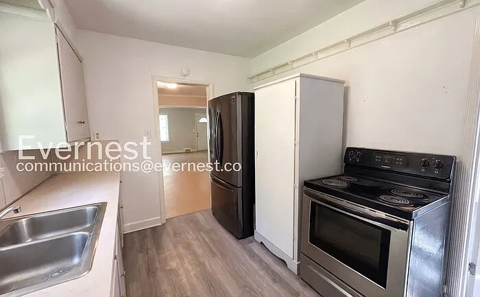 3 bed, 1.0 bath, 1591 sqft, $1,195 — Photo 4