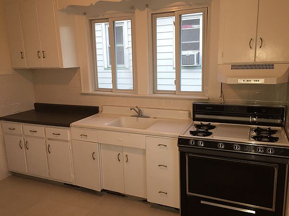 2nd image of 27 Curtis Street # Fl 2D