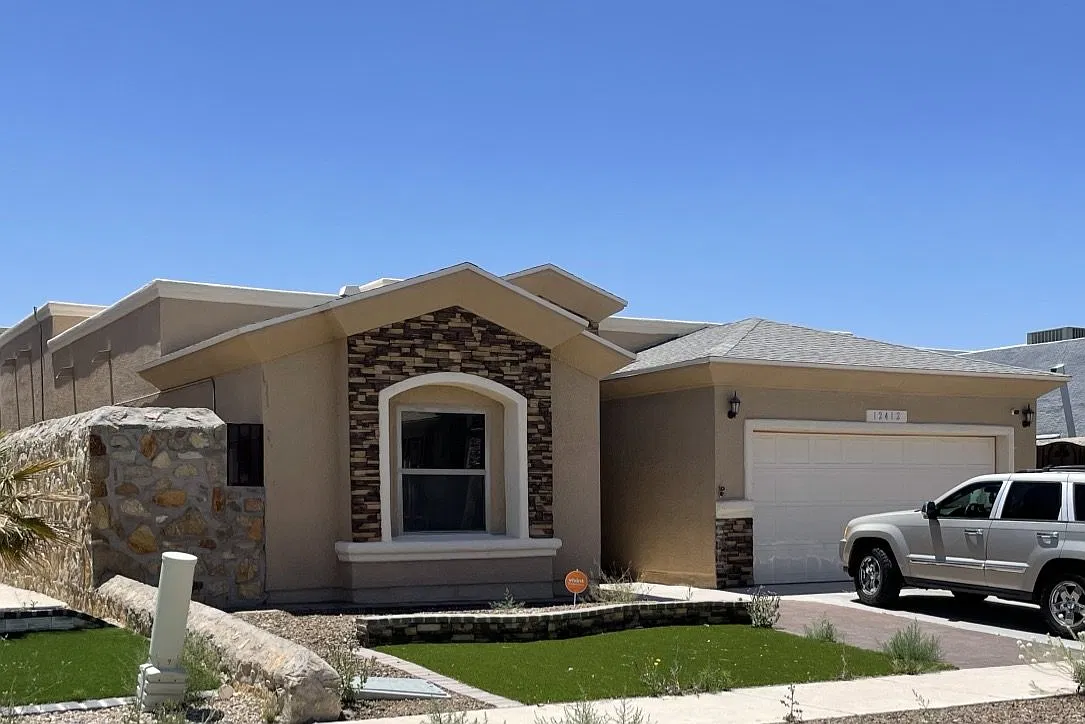 4 bed, 2.0 bath, 1869 sqft, $2,185 — Photo 1