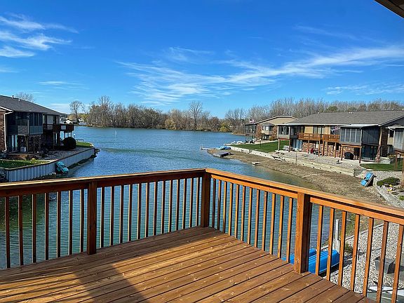 3rd image of 6707 Waterview Dr SW