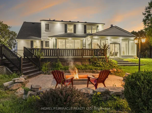 8793 Thorold Stone Rd, Niagara Falls, ON L2H 0V9