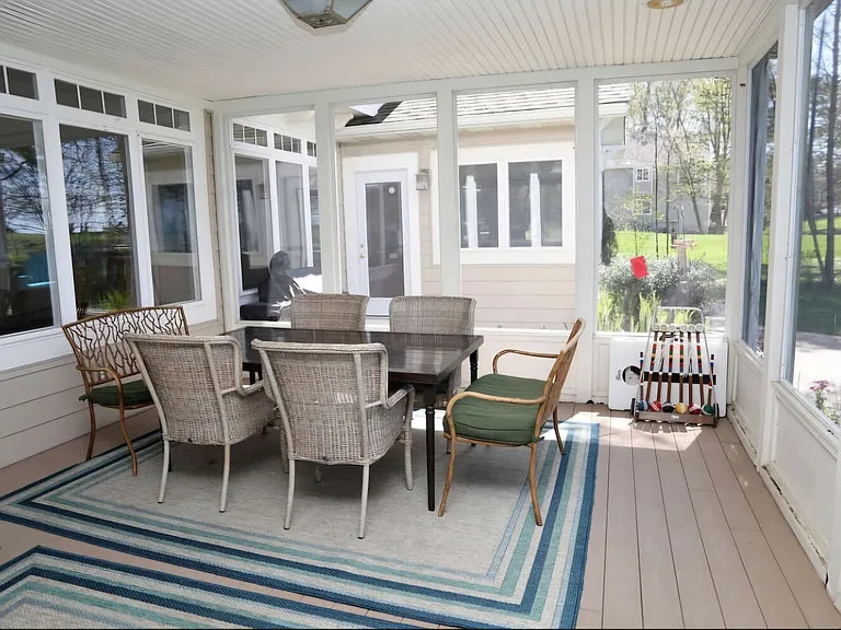4455 N Lakeshore Dr — Photo 32