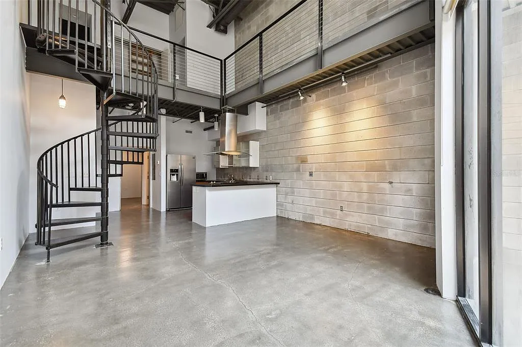 2 bed, 2.0 bath, 1088 sqft, $3,600 — Photo 2