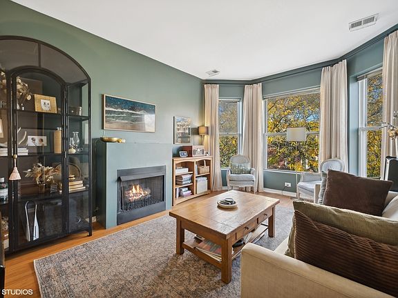 2nd image of 5248 N Winthrop Ave #3N