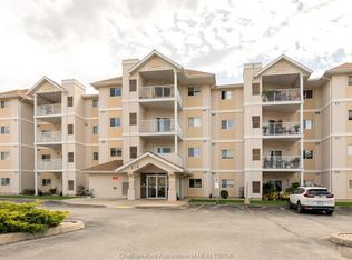 1547 Grand Marais Rd W #406, Windsor, ON N9E4W3