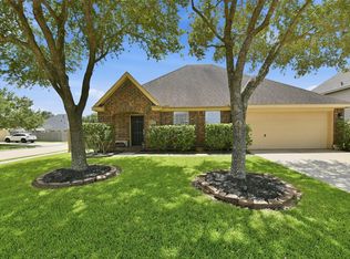 2002 Water Oak Dr, Pearland, TX 77581
