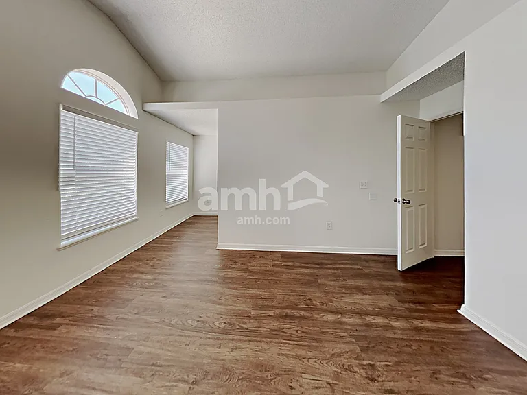 10421 Opus Dr — Photo 10