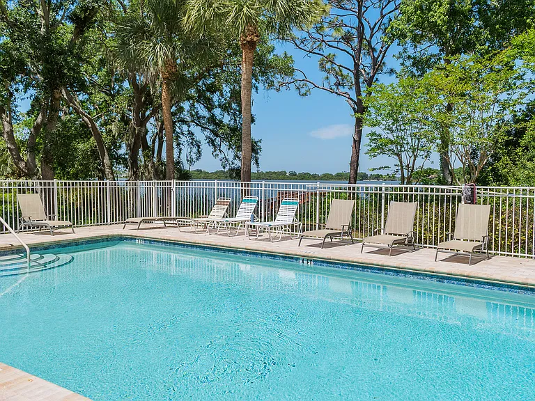 512 Spring Lake Cir — Photo 45