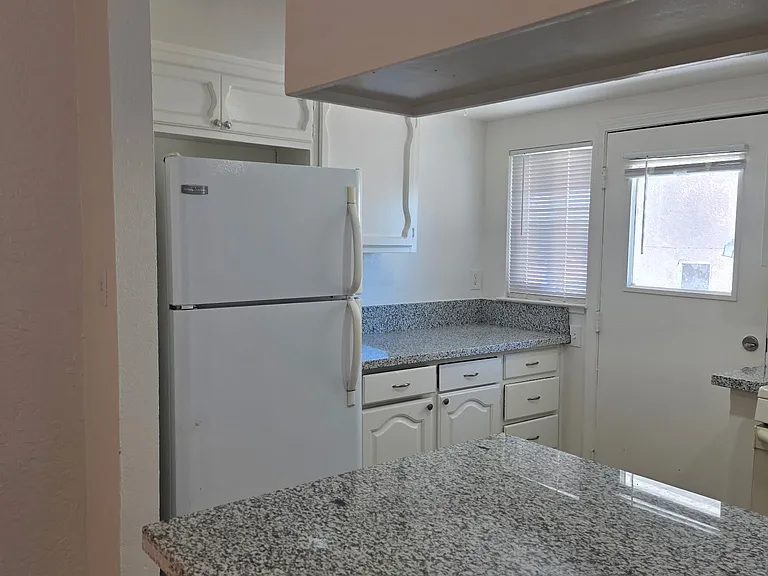 5063 Central Ave — Photo 12