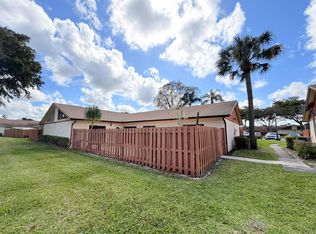 1040 Summit Place Circle #B, West Palm Beach, FL 33415